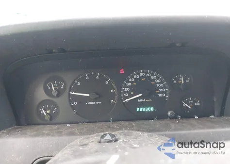 1999 Jeep Grand Cherokee Laredo z USA, uszkodzony, nr VIN 1J4G258S6XC717016